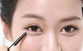 Eyeliner Buat Pemula One To Try Eyeliner Pensil Eyeliner Kecantikan