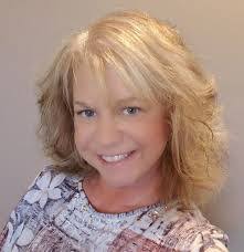 Kim Gray's Instagram, Twitter & Facebook