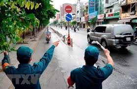 Chứ ngày nào cũng mấy chục ca mà không giãn cách thì có mà tan hoang. Tlii7rkirchjnm