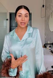 Martha is a highly recognisable face of australia television with an engaged, dedicated fan base a trained makeup artist, martha has a strong clientele and vast knowledge and skillset surrounding. Martha Kalifatidis Reveals Quarantine Beauty Routine Amid Shutdown Newsgroove Uk