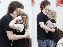 Emma roberts was the picture of happiness as she stepped out with her new boyfriend garrett hedlund on easter sunday. Emma Roberts Cries Into Boyfriend S Arms After Domestic Violence Arrest 9celebrity