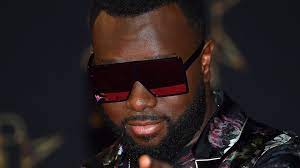 Pay attention even choose the curtain color wallpaper to match the design. Jetzt Ist S Raus Shirin David Macht Feature Mit Rapper Gims Promiflash De