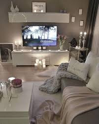 Amazing Small Apartment Living Room 17 Apartmanda Yasam Yatak Odasi Tasarimlari Oturma Odasi Fikirleri