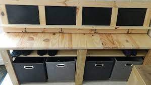 Il sert à la fois à habiller l'entrée et à petit banc d'entrée avec rangements chaussures. Banc Et Porte Manteaux Entree Meubles Entree Du 28 04 La Boite A Palette