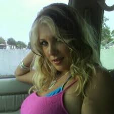 Teri Betts's Instagram, Twitter & Facebook