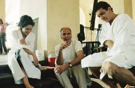 With antonio banderas, angelina jolie, thomas jane, jack thompson. Toastie On Twitter Angelinajolie Throwbackthursday Onset Originalsin Antoniobanderas Angelina Jolie And Michael Cristofer In Original Sin 2001 Https T Co 1iecb9u0px