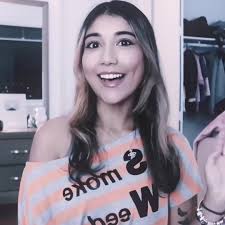 SHE LOOKED SO STUNNIN IN THIS VIDEO OMDS 🤞🤞 dt @lauren @loid ‼️ @Tyl...