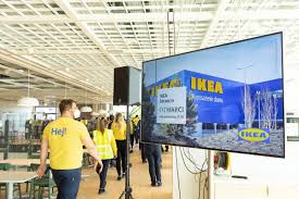 Ikea w szczecinie już cała niebieska i ma już okna. Yqp93chpg 7l M