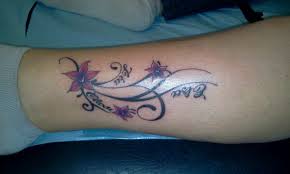 Découvrez sans plus attendre notre sélection de vingts modèles pour vous aider à saut… Tattoo Fleur Et Prenom Fantasy Tattoo Piercing