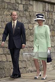 Putera edward, earl wessex (ms) membro della famiglia. Prince Edward Earl Of Wessex Arriving With His Wife Sophie Lady Louise Windsor Prince Edward Countess Wessex