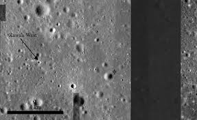 Semakin dekatnya mereka ke bulan membuat atmosfer yang dirasakan berubah. Melacak Jejak Apollo 11 Di Bulan