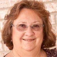 Dena Hinkle's Instagram, Twitter & Facebook