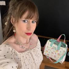 Does anyone know of any good rat breeders?? I have never bought any from  pets@home. I've only ever rescued and they have all had health issues. Have  to now take 3 of