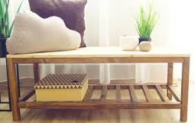 Clean beach towels are kept neatly rolled before the seat. Stylish And Practical Bedroom Bench Ideas Hometalk