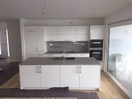 Weisse Kuche Mit Beton Arbeitsplatte Kuche Beton Betonarbeitsplatten Kuche Kuche