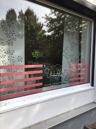 Schaufensterbeschriftung Made By Www Koepcke Media De Fensterbeschriftung Folienplot Kosmetikstudio O Schaufensterbeschriftung Schaufenster Kosmetikstudio