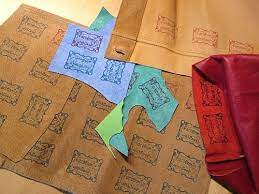 eigene labels aus leder selber machen farbenmix label nahen label selbst gestalten aufnaher selber machen