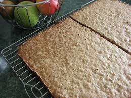 Scoateti din forma si glasati. Tort De CiocolatÄƒ È™i Bezea ReÅ£ete Rapide Usoare Si Delicioase Aventurile Noastre Culinare