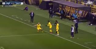 يبدأ المدرب رازفان لوشيسكو بالتشكيل التالي. Ø¨Ø§Ù„ÙÙŠØ¯ÙŠÙˆ Ù„Ù‚Ø·Ø© Ø§Ù…Ø±Ø§Ø¨Ø· Ø§Ù„Ù…Ø¶Ø­ÙƒØ© ÙÙŠ Ù…Ø¨Ø§Ø±Ø§Ø© Ø§Ù„Ù†ØµØ± Ø¶Ø¯ Ø§Ù„Ù‡Ù„Ø§Ù„ Ø§Ø«Ù†Ø§Ø¡ ØªØºÙŠÙŠØ±Ù‡ Ù‡Ø¨Ø© Ø³Ø¨ÙˆØ±