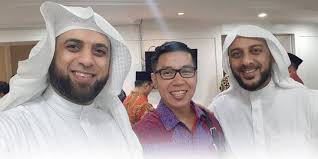 Saat itu, kata pandra, ali jaber sempat mengatakan ingin meminjam handphone untuk digunakan berfoto. Sdjsitpgqxruzm