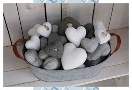 Betondekoration Basteln Mit Beton Tisch In 2020 Basteln Mit Beton Dekoration Selbermachen Beton