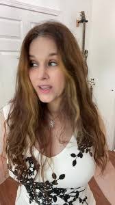 Linda Crews's Instagram, Twitter & Facebook