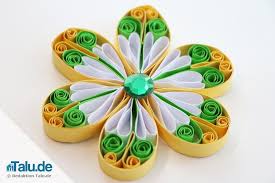 Streifen in einer anderen farbe an und rollt diesen ebenfalls auf. Quilling Blute In 2021 Basteln Mit Papierstreifen Quilling Papier Quilling Blumen