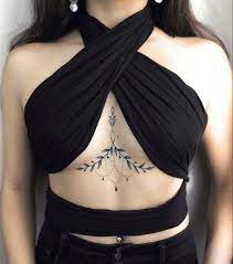 Tatuajes En El Pecho Para Las Mujeres Que Quieren Lucir Sexis Y Originales