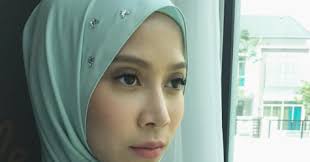 Ost titian cinta asfan shah sumpah cintaku official lyrics video.mp3. Watak Aisy Dalam Titian Cinta Lonjak Nama Farah Nabilah Viral Glamour