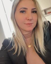 Caroline Roza (@carolrozab)