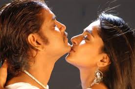 Sweety shetty known as anushka shetty is a south indian movie actress who mainly appears in telugu and tamil movies. Oh Anushka Shetty Anushka Shetty Enjoying Nagarjuna Kissing Scenes Actresses Bollywood Actress Photos Actress Anushka