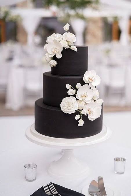 39 Black And White Wedding Cakes Ideas ❤ black and white wedding cakes floral decor #weddingforward #wedding #bride