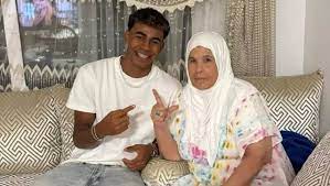 La tierna relación de Lamine Yamal y su abuela Fátima, su gran apoyo tras  el divorcio de sus padres | Famosos
