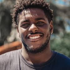 Deon Hampton's Instagram, Twitter & Facebook