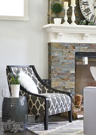 How To Choose An Accent Chair Tip Tuesday The Diy Mommy Accent Chairs Chair Tips Living Room Design Inspiration