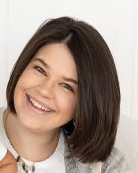 Angie Metz's Instagram, Twitter & Facebook