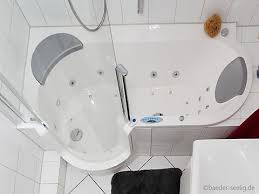 Bad mit freistehender badewanne und begehbarer dus bad badewanne begehba in 2020 freistehende badewanne badewanne begehbare dusche. Artweger Twinline Mit Whirlpool Barrierefrei Badewanne Mit Dusche Badezimmerideen Neues Badezimmer