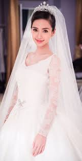 You Must See The Lavish 31 Million Wedding Of The Kim And Kanye Of China Dior Wedding Dresses Bridal Dresses Angelababy Wedding