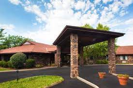 Brookwood Retirement Community Senior Living Community Assisted Living Nursing Home Independent Living Ccrc In Cincinnati Oh Findcontinuingcare