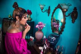 Vídeoclipe oficial da música parabéns da pabllo vittar com participação do psirico | official music video of the track parabéns by. Aprenda A Fazer A Maquiagem De Pabllo Vittar No Clipe Corpo Sensual Emais Estadao