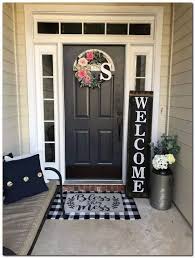 44 Amazing Rustic Farmhouse Front Porch Decorating Ideas For You 7 Fieltro Net Small Porch Decorating Front Porch Decorating Spring Home Decor