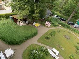 Neben der geschichte des hauses gibt es infos zu zimmern und preisen des kurhauses. Guesthouse Kurheim Haus Linde Bad Elster Germany Booking Com