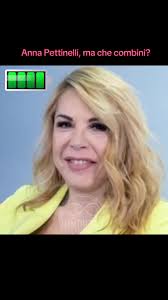 Anna Pettinelli e Napoli: Un Ritorno Immortale