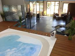 Spa Professionnel Jacuzzi Enjoy Encastre Dans Une Structure En Bois Au Sein D Un Espace Wellness Privatif Elegance Hotel Ile De Re Jacuzzi Spa Jacuzzi Spa