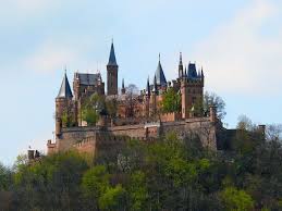 Begleiten sie die hohenzollern auf ihrem „herrschaftlichen karriereweg von den anfängen im 11. Datei Burg Hohenzollern Im Blick Von Mariazell Jpg Wikipedia