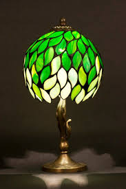 Tiffany Lampe Kleine Lampe Nachttisch Lampe Nachttisch Etsy Stained Glass Lamps Glass Lamp Stained Glass Light