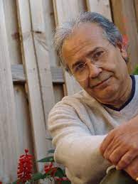 Nace en maracay, estado aragua, venezuela, el 13 de febrero de 1950 y aprende a tocar el cuatro con sólo siete años de edad.… Henry Martinez Reverbnation