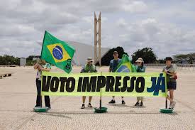 Esse é um discurso político. Manifestantes Ja Se Reunem Em Brasilia Em Ato Pelo Voto Impresso E Auditavel Aqui Noticias