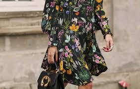 Le stampe floreali sono il must della bella stagione! Calcare Presentatore A Voce Alta Vestito Fiori Settimanaciclisticalombarda It