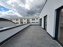 Zimmer mit rollstuhlgerechter toilette und dusche o.ä. 3 Zimmer Wohnung Zu Vermieten Frankfurter Strasse 39 63571 Gelnhausen Main Kinzig Kreis Mapio Net